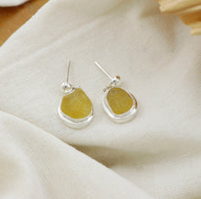 Load image into Gallery viewer, Simple Pendant Earring