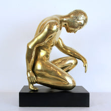 Carica l'immagine nel visualizzatore di Gallery, L'uomo alla base