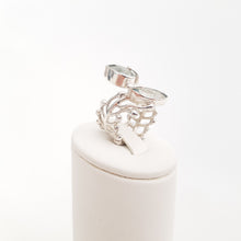 Load image into Gallery viewer, Silver Feather Ring Obsidian - Idee D&#39;Arte Positano
