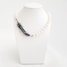 Load image into Gallery viewer, The Queen Necklace Pearls and Kyanite - Idee D&#39;Arte Positano
