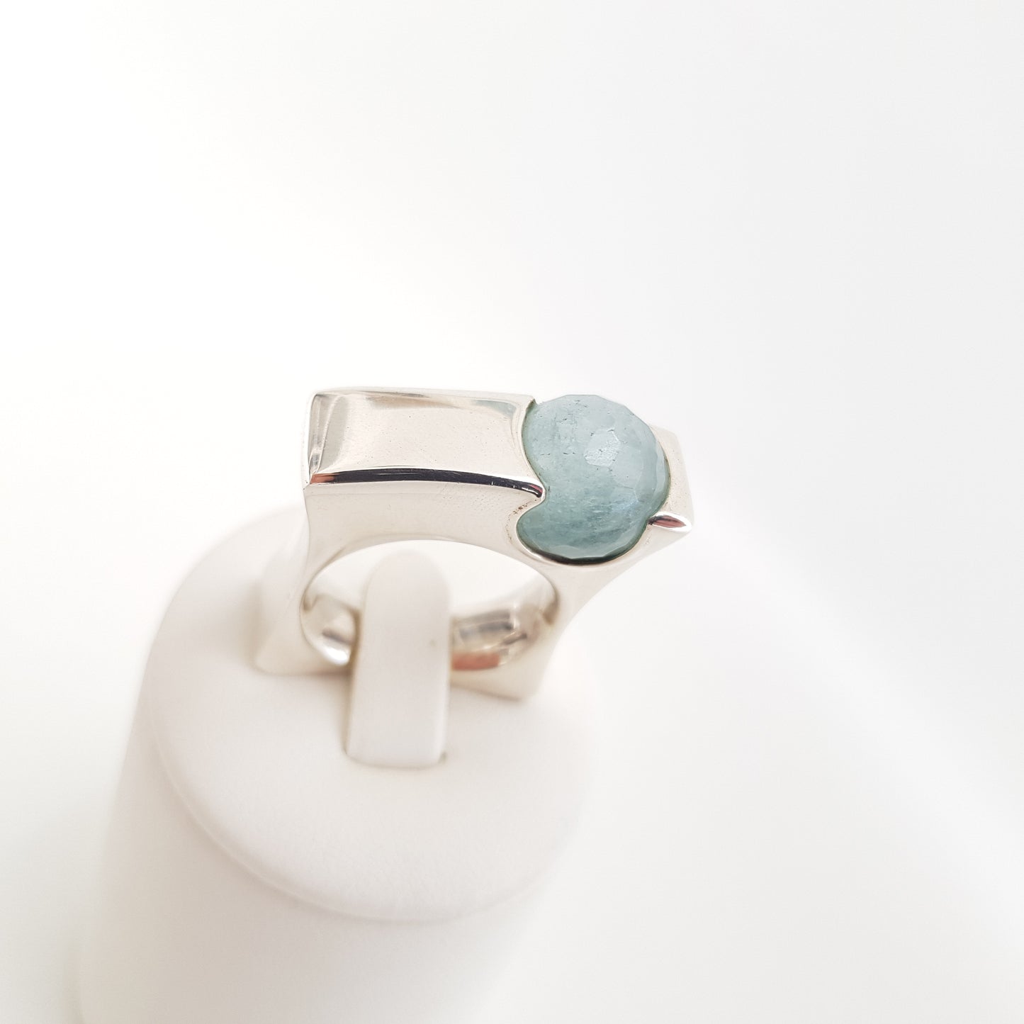 Sphere on a Squeare Ring Acquamarine - Idee D'Arte Positano