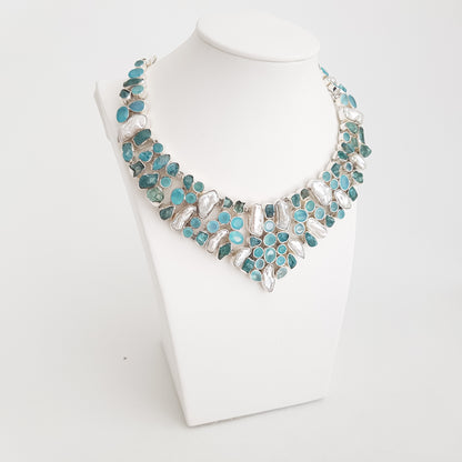 Blu Apatite and Biwa pearl Breastplate - Idee D'Arte Positano