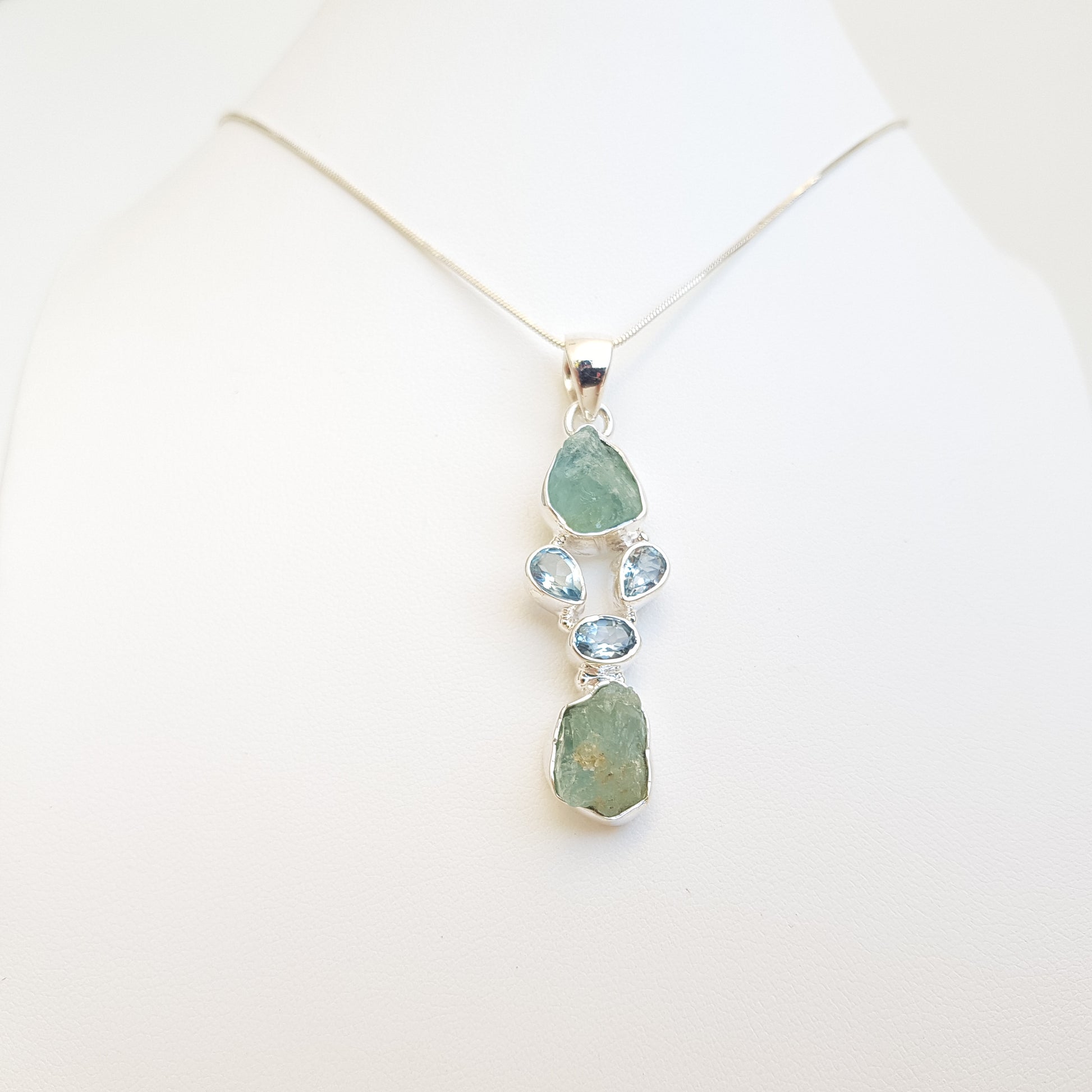 Raw Minerals Pendents - Idee D'Arte Positano