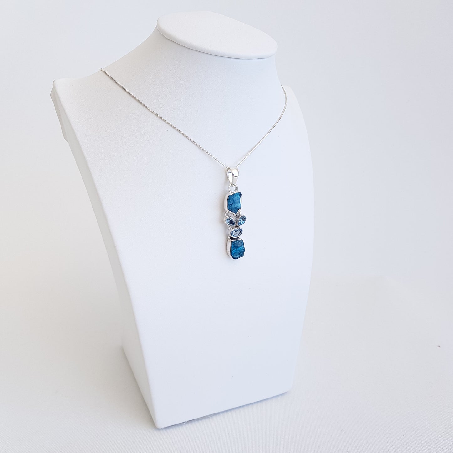 Raw Minerals Pendents - Idee D'Arte Positano