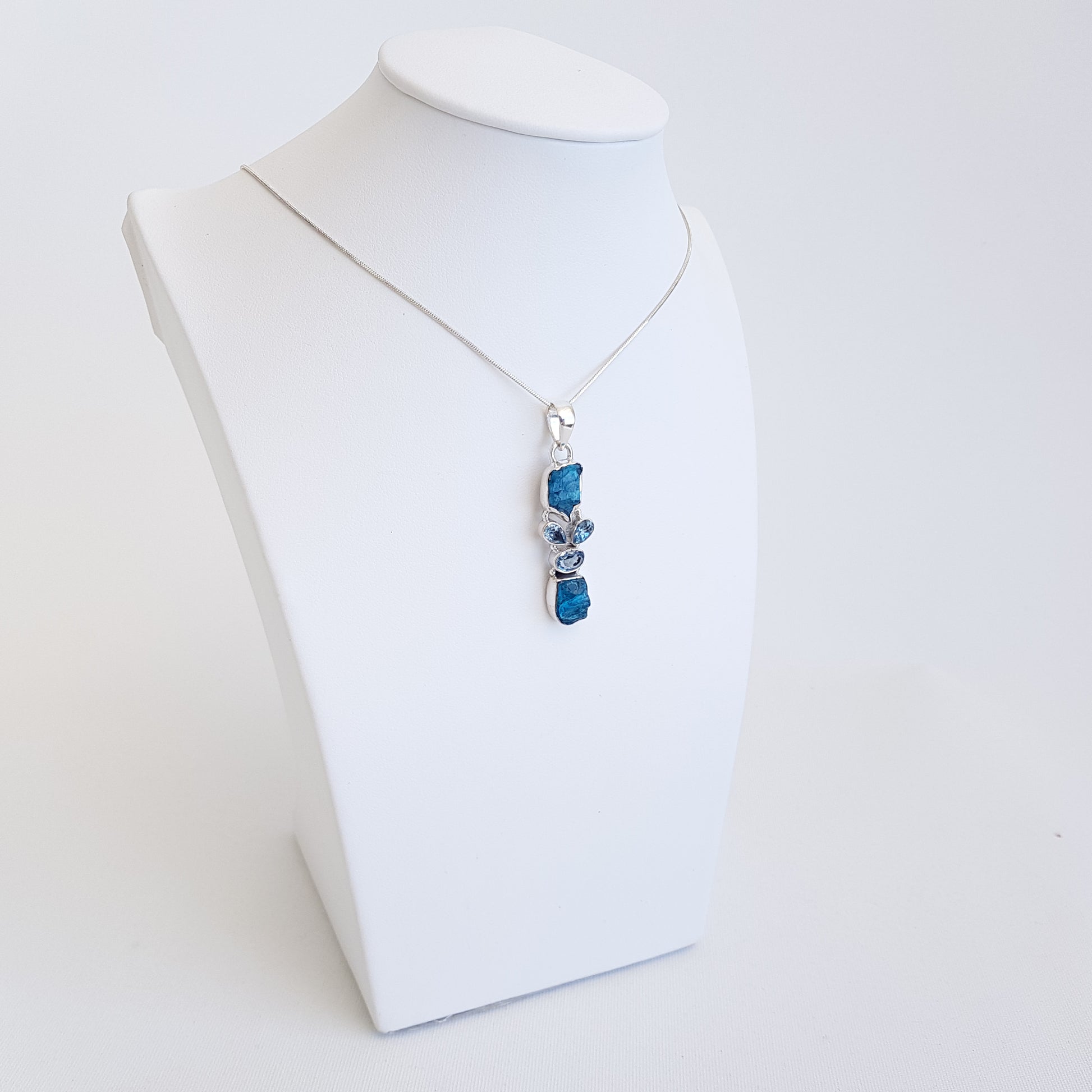 Raw Minerals Pendents - Idee D'Arte Positano