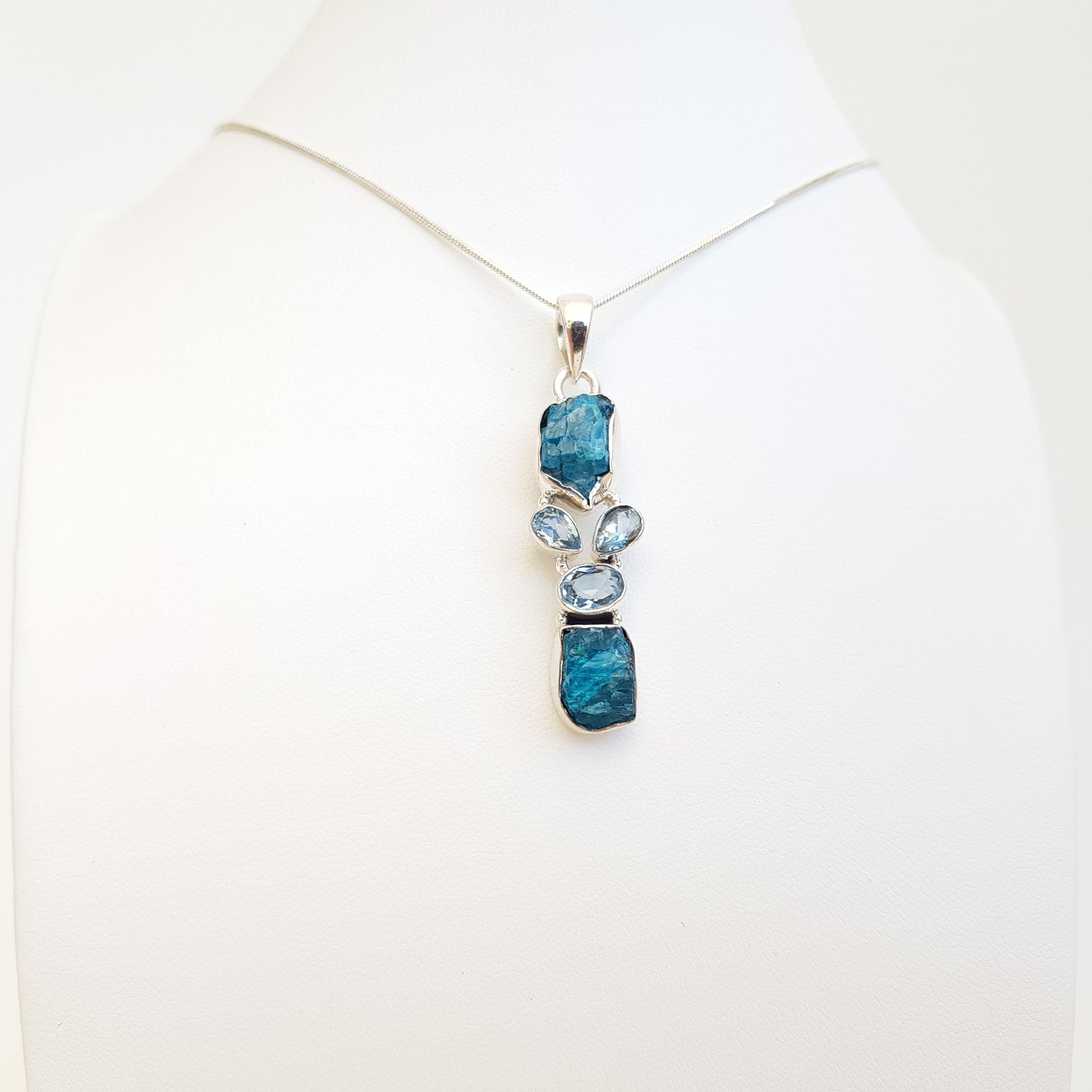 Raw Minerals Pendents - Idee D'Arte Positano