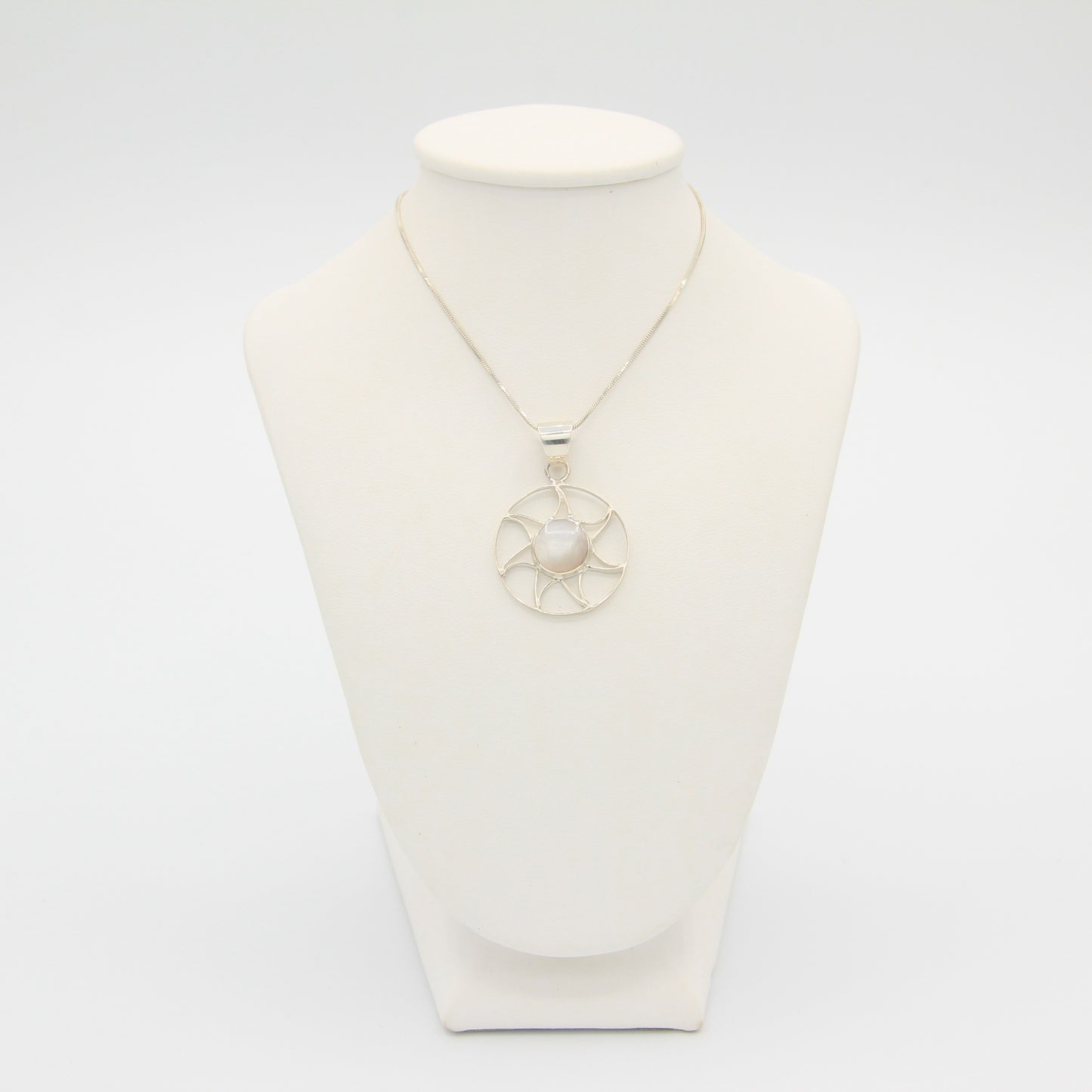 Delicate Sun Pendant - Idee D'Arte Positano