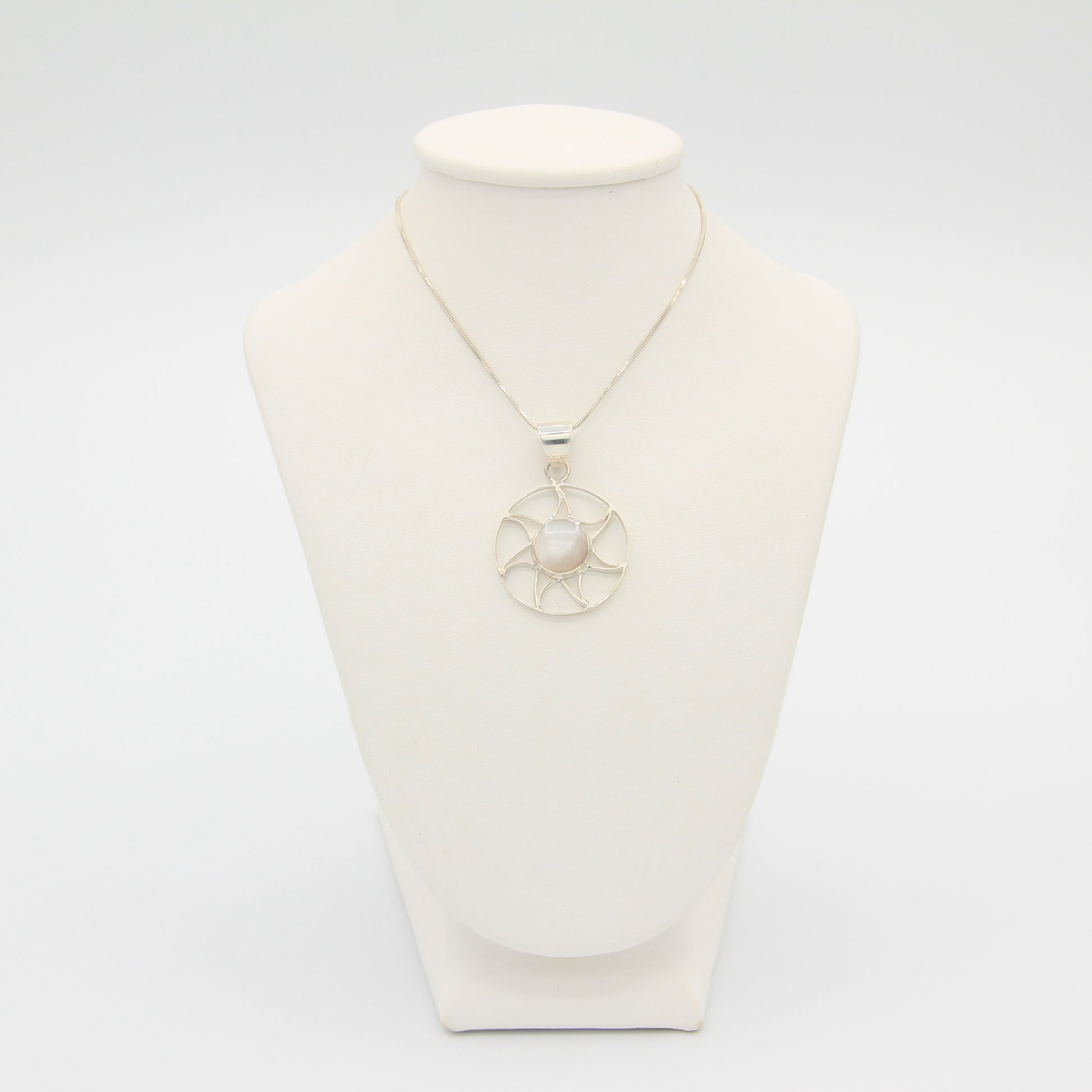 Delicate Sun Pendant - Idee D'Arte Positano