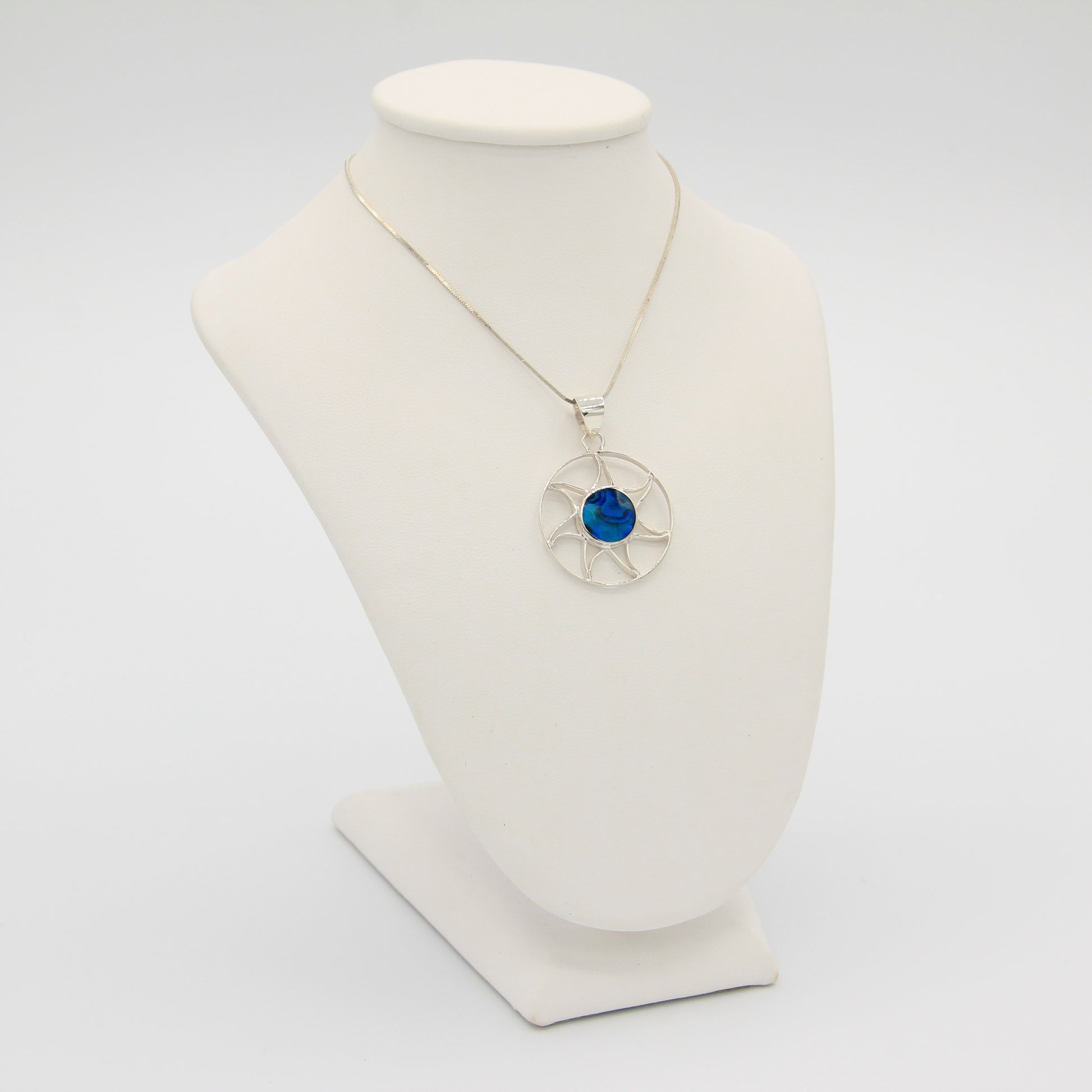 Delicate Sun Pendant - Idee D'Arte Positano