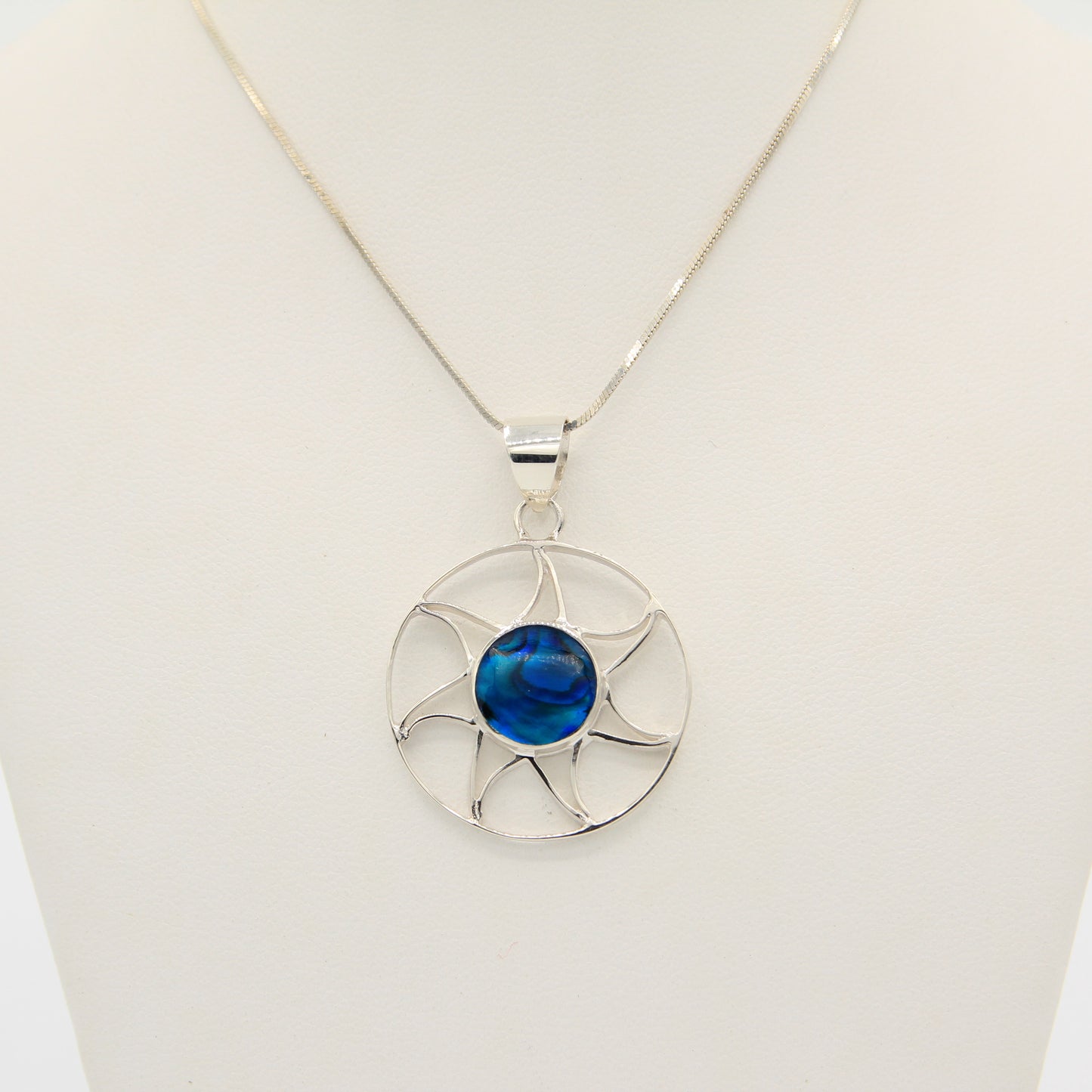 Delicate Sun Pendant - Idee D'Arte Positano