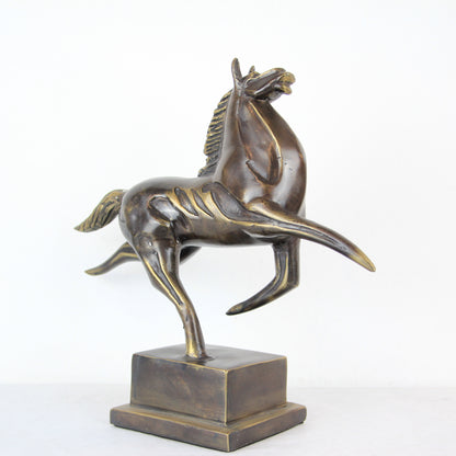 Trotting Horse