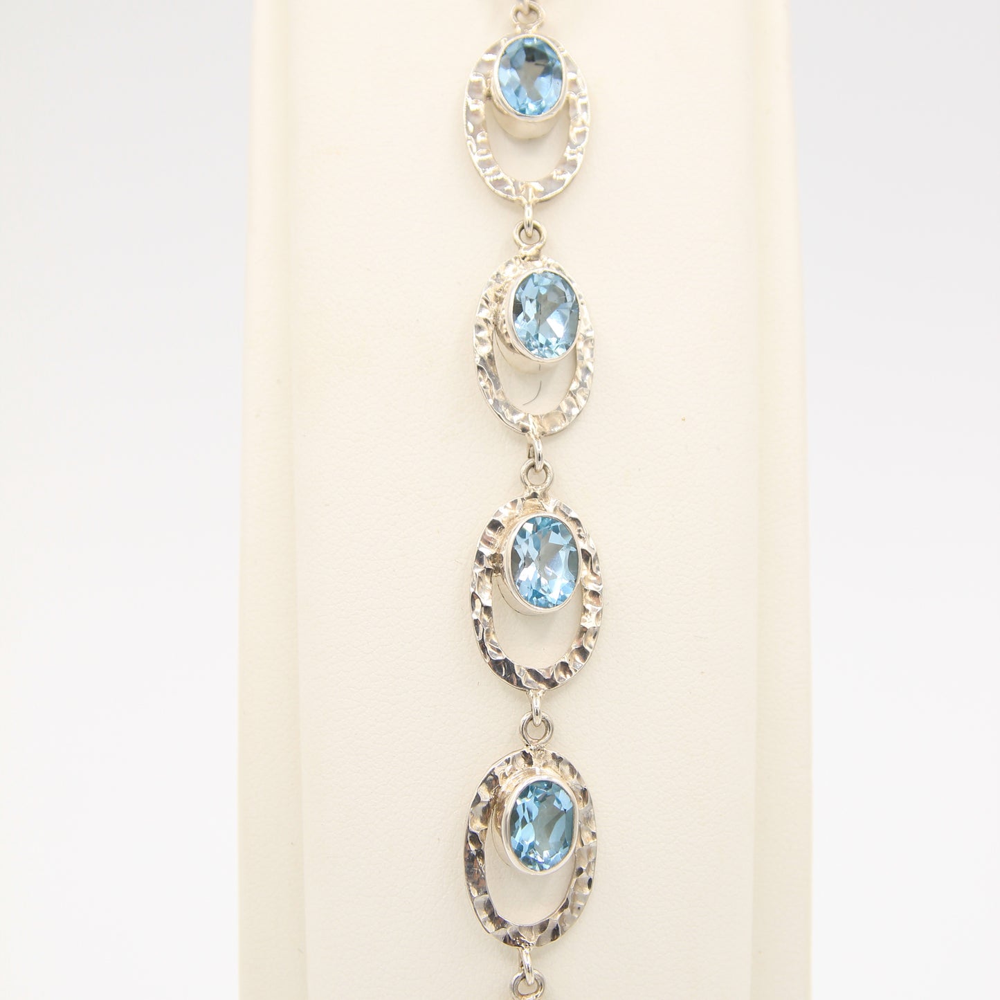 Bracciale con minerali scintillanti