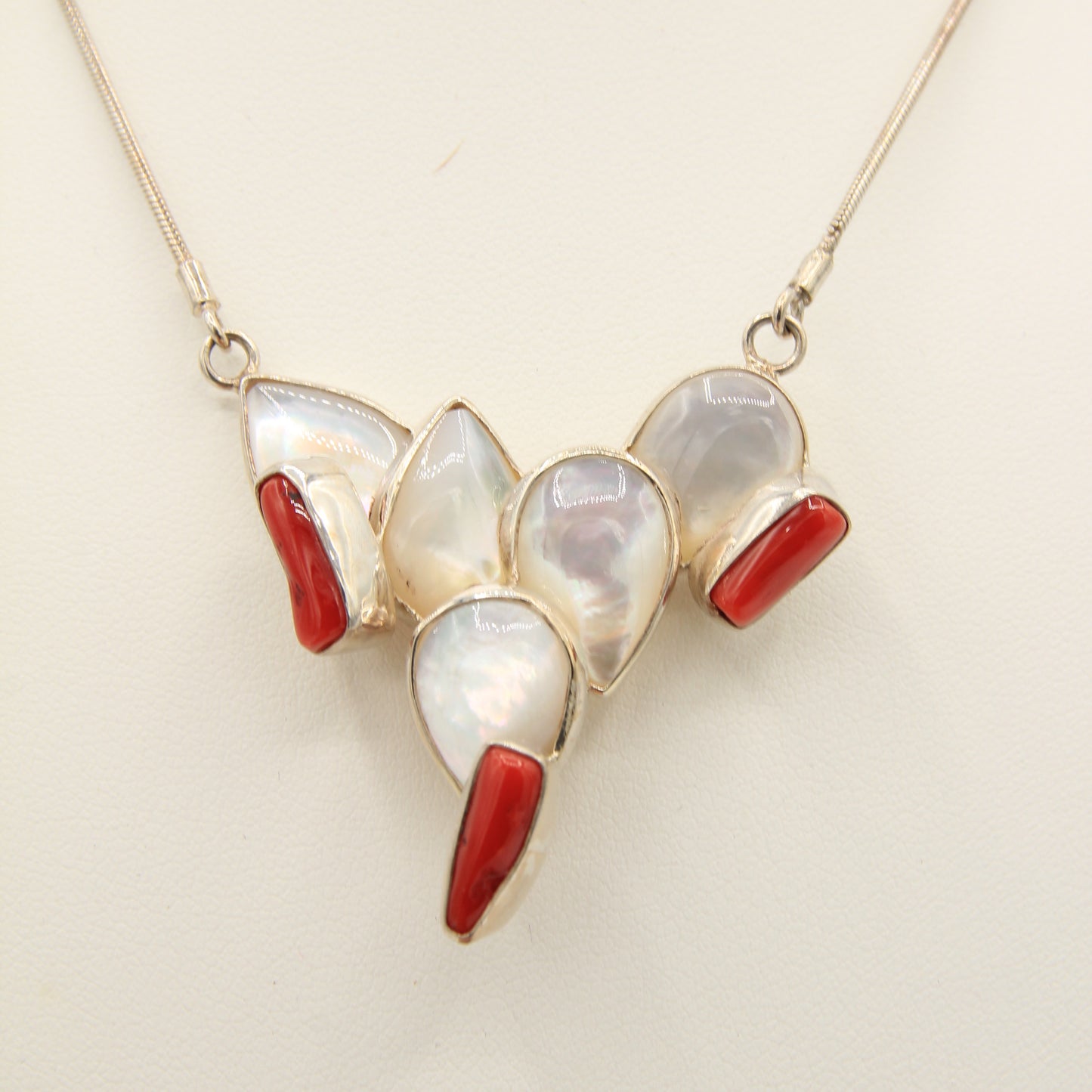 Mop and Coral Necklace - Idee D'Arte Positano