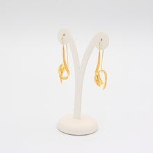 Load image into Gallery viewer, Long and Twist Gold Earrings - Idee D&#39;Arte Positano
