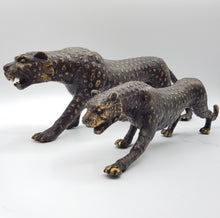 Load image into Gallery viewer, Cheetah Sculpture
