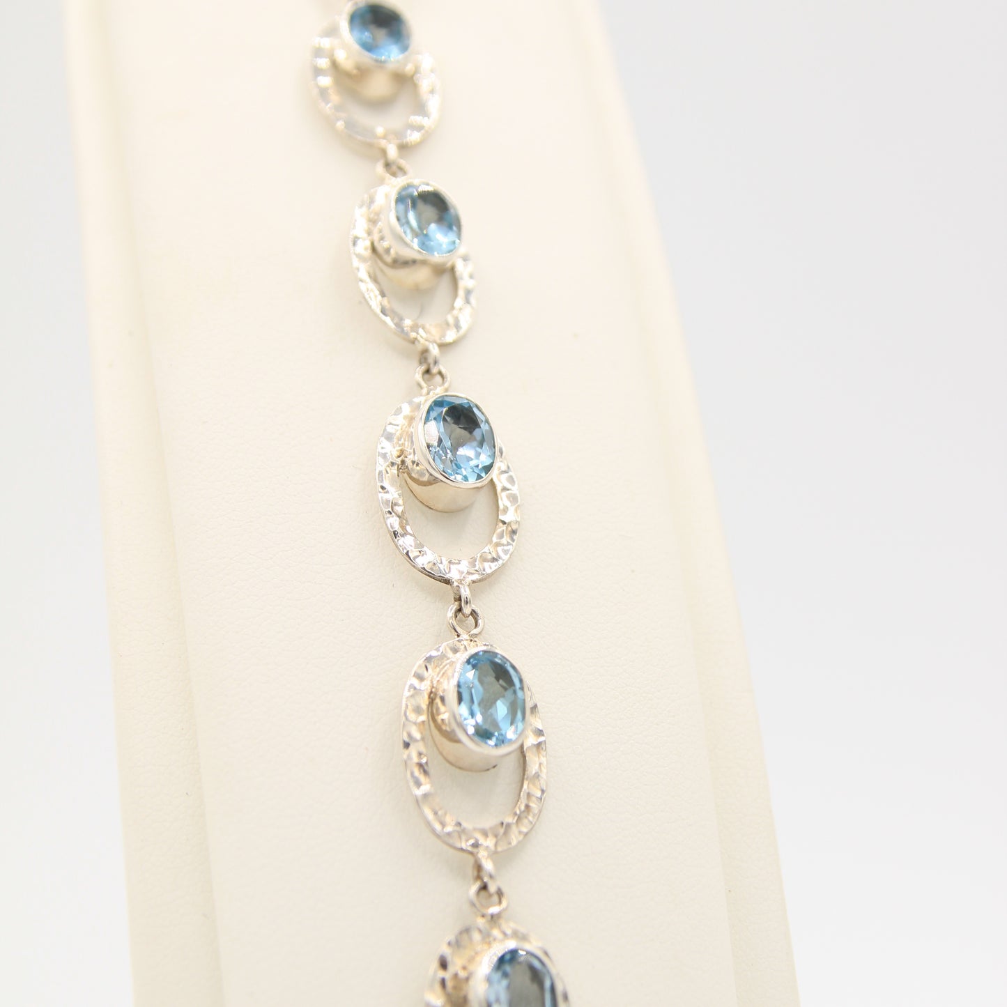 Bracciale con minerali scintillanti