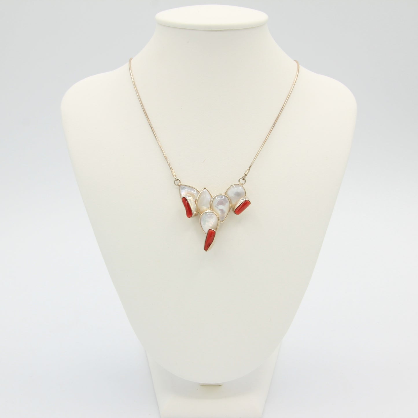 Mop and Coral Necklace - Idee D'Arte Positano