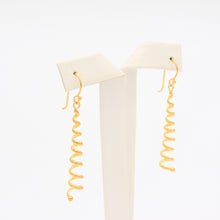 Load image into Gallery viewer, Long Small Spiral Earrings - Idee D&#39;Arte Positano
